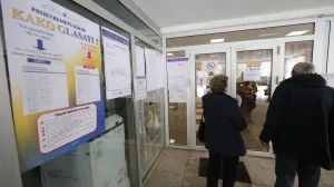 Prijevremeni izbori za predsjednika Republike Srpske. Istočno Sarajevo - Lukavica glasanje/Senad Gubelić