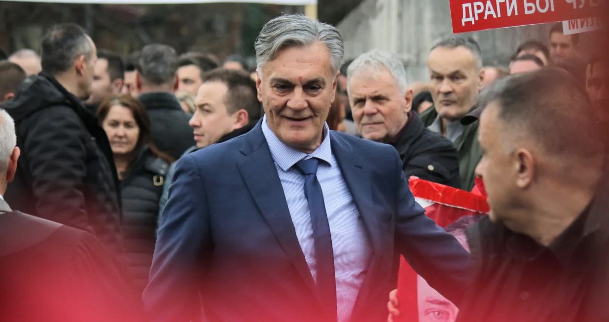 Sudu BiH danas se nastavlja suđenje predsjedniku bh. entiteta Republika Srpska Miloradu Dodiku i vršiocu dužnosti direktora Službenog glasnika Milošu Lukiću, optuženima za nesprovođenje odluka viskog predstavnika/Senad Gubelić