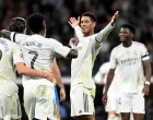 Soccer Football - LaLiga - Real Madrid v Valencia - Santiago Bernabeu, Madrid, Spain - November 1, 2025 Real Madrid's Jude Bellingham celebrates scoring their third goal with teammates REUTERS/Juan Barbosa/Foto: Juan Barbosa