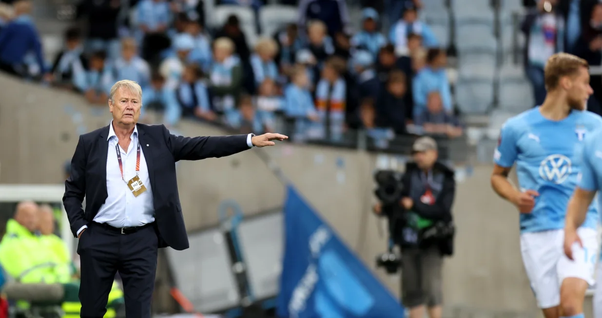 epa10171007 Malmo coach Age Hareide during the UEFA Europa League group D soccer match between Malmo FF and Braga at Eleda Stadion in Malmo, Sweden, 8 September 2022. EPA/Anders Bjuro SWEDEN OUT/Foto: Anders Bjuro