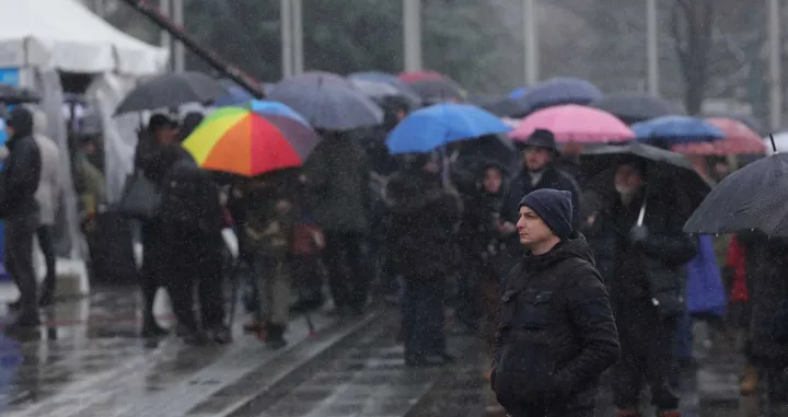 Protest uposlenika Radiotelevizije Bosne i Hercegovine BHRT počeo je ispred zgrade Parlamentarne skupštine Bosne i Hercegovine/Senad Gubelić