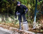 Veliki broj policijskih službenika ispred Zetre/