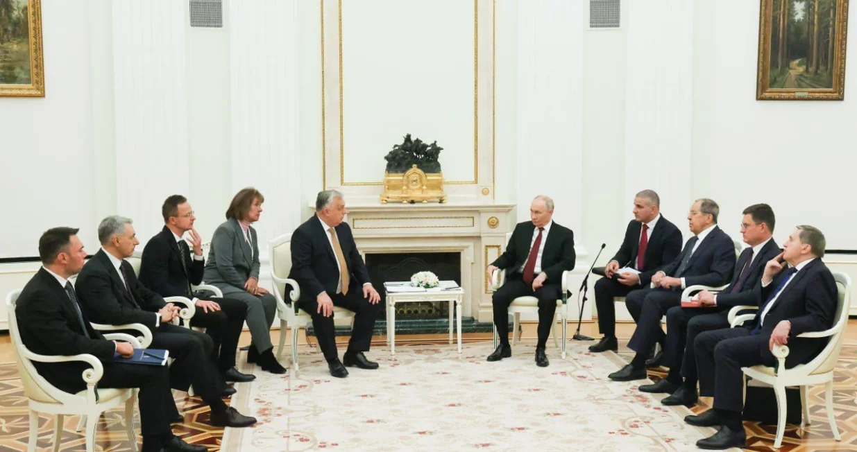 Moskva, Rusija - 28. novembar 2025: Ruski predsjednik Vladimir Putin sastao se s maД'arskim premijerom Viktorom Orbanom u Moskvi (press sluЕѕba Kremlja - Anadolu Agency)/