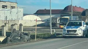 Saobraćajna nesreća, Prijedor, kanal, automobil na krovu, policijska patrola, MUP RS/Viber