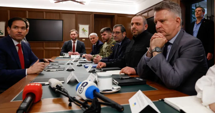 U.S. Secretary of State Marco Rubio meets with Secretary of Ukraine's National Security and Defence Council Rustem Umerov and other members of a Ukrainian delegation in Hallandale Beach, Florida, U.S., November 30, 2025. REUTERS/Eva Marie Uzcategui/Eva Marie Uzcategui