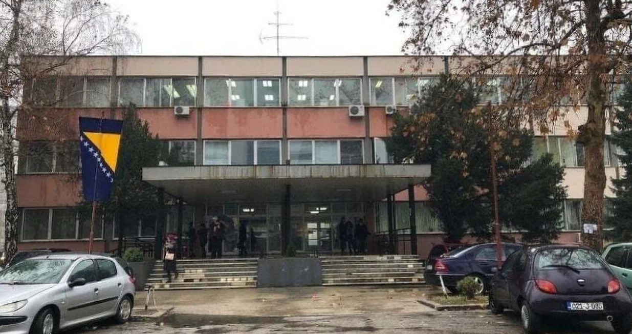 Univerzitet u tuzli/