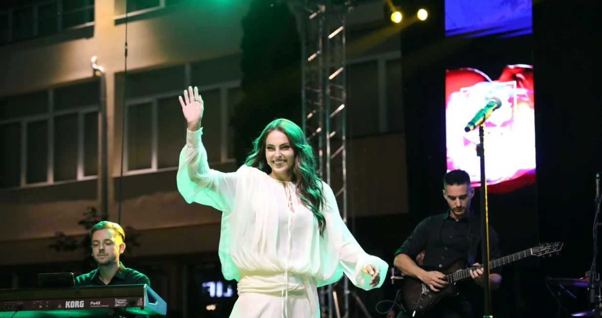 Koncert Džejle Ramović u Sarajevu, na manifestaciji "Ljeto na Ilidži"//