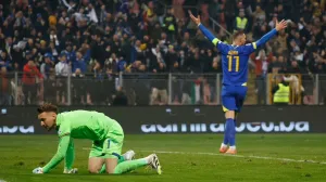 Ionut Radu i Edin Džeko/Foto: 