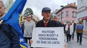 protest penzionera u tuzli/Tuzlanski.ba