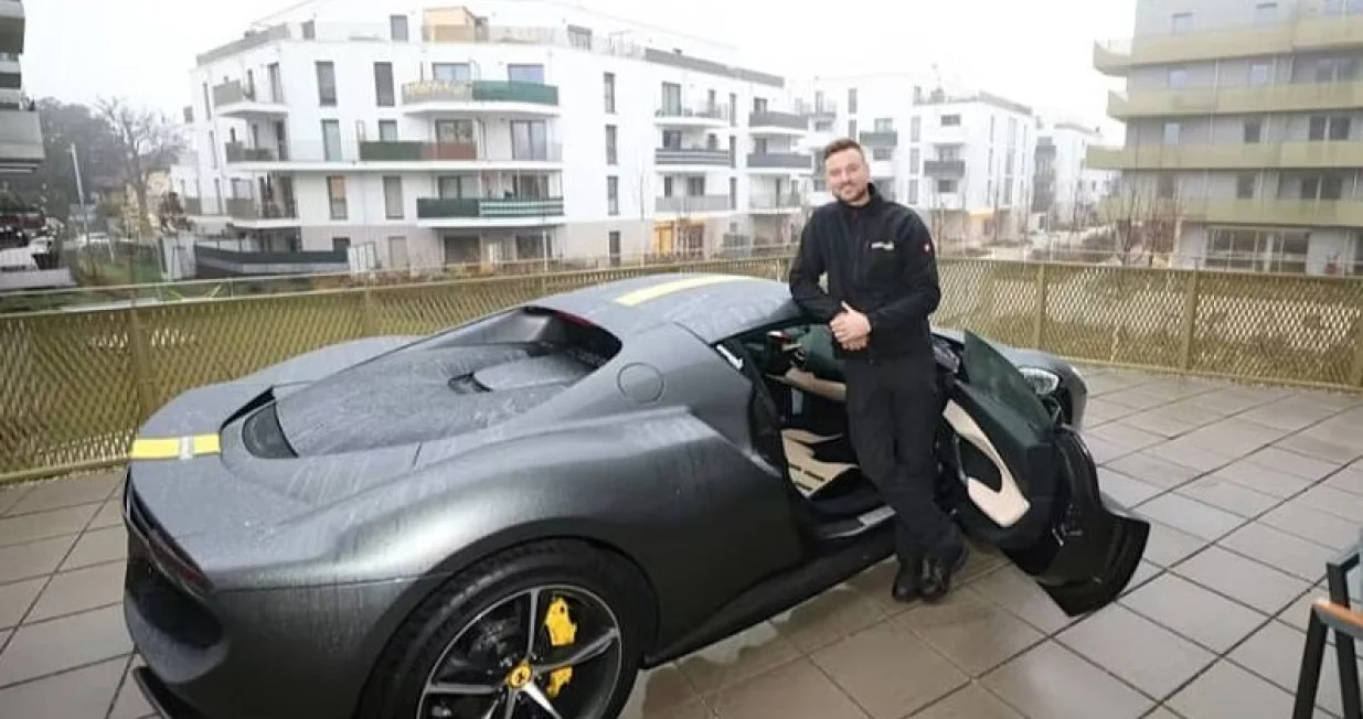 Bosanac, Austrija, Ferrari, terasa, parking/Heute.at