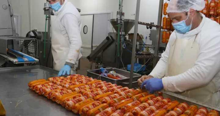 Madi-proizvodnja salame/Muhamed Tunović