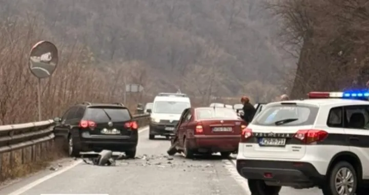 Sudarila se dva vozila/Viber//