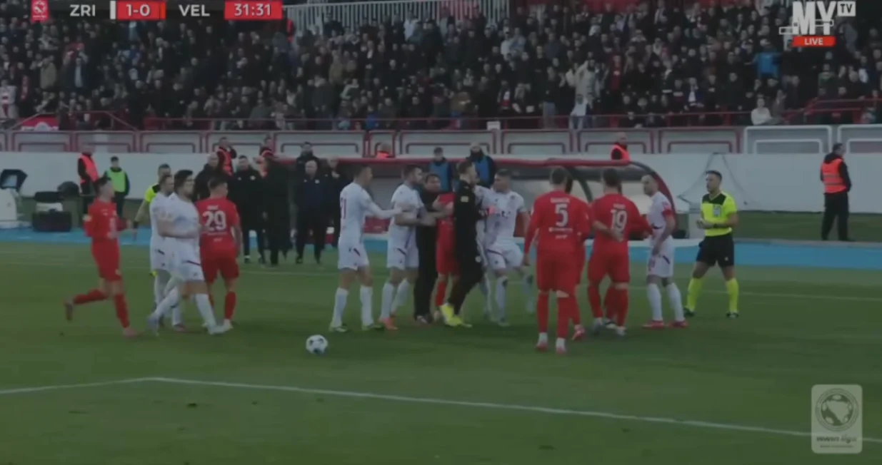 Sukob igrača Zrinjskog i Veleža (FOTO: Screenshot/MYTV)/Foto: 