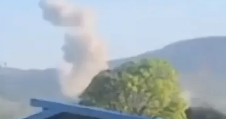 Eksplozije u daljini/X