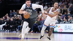 Dec 7, 2025; Salt Lake City, Utah, USA; Utah Jazz center Jusuf Nurkic (30) drives to the basket against Oklahoma City Thunder forward Jaylin Williams (6) during the second half at Delta Center. Mandatory Credit: Rob Gray-Imagn Images/Foto: Rob Gray