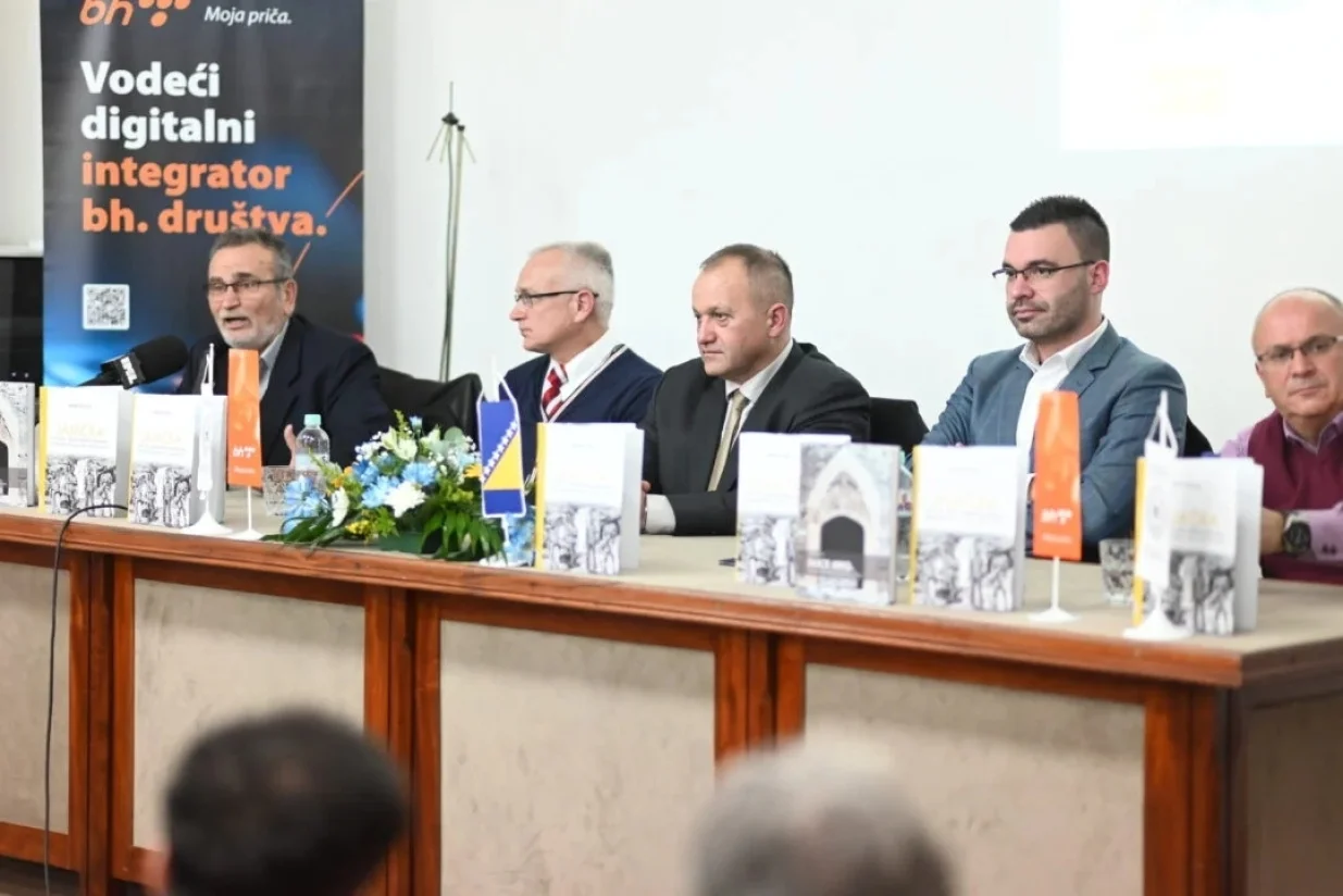 Promocija knjige "Jajačka 305/705. Slavna brdska brigada Armije Republike Bosne i Hercegovine", autora dr. sci. Amira Klike/Jajce Online