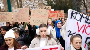Protest studenata ispred zgrade Vlade KS/Damir Deljo