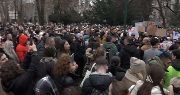 Okupljeni na današnjem protestu/O Kanal