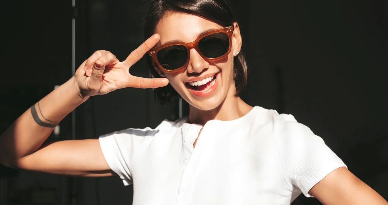 Nasmijana djevojka//