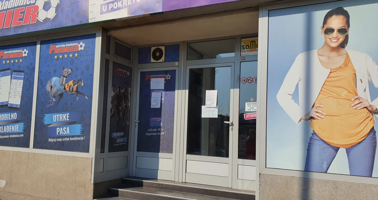 Poslovnica Premier kladionice u Crkvicama i prodavnica polovne odjeće Azel France nisu radili/Mirza Dajić