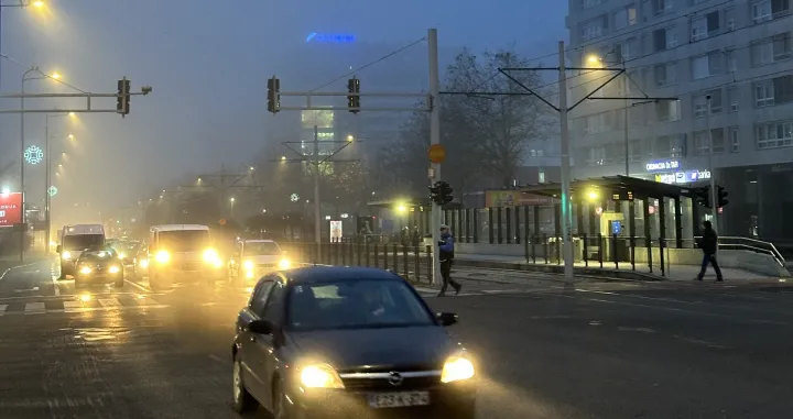 Magla otežava saobraćaj/Amir Papić