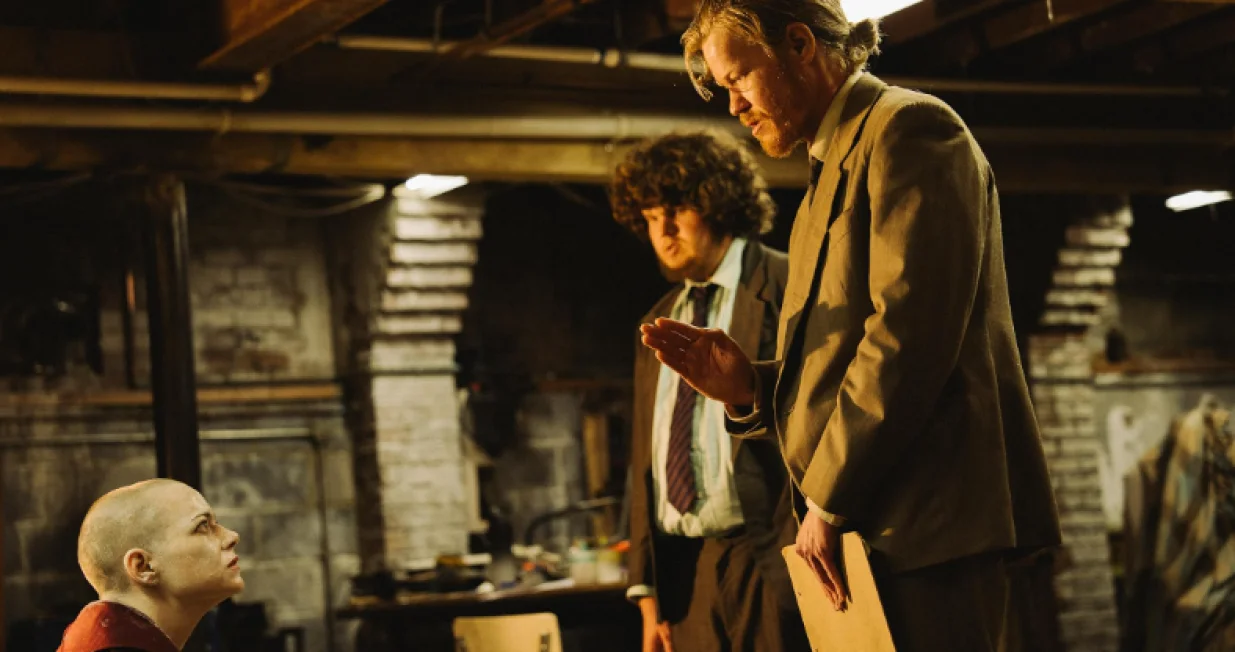 Duhovita kritika kapitalističkih figura moći/