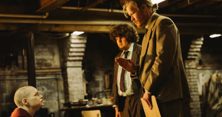 Duhovita kritika kapitalističkih figura moći/