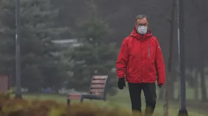 otoka zima zagađenje maska mjerna stanica zagađenosti zraka dalekovod automobili/Senad Gubelić