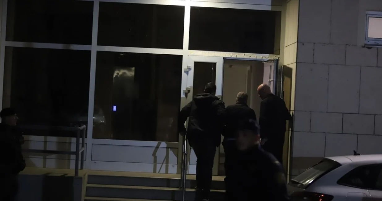 Privođenje osumnjičenog u Tužilaštvo TK/Tuzlanski.ba/Almir Kapo