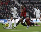 Soccer Football - Premier League - AFC Bournemouth v Chelsea - Vitality Stadium, Bournemouth, Britain - December 6, 2025 AFC Bournemouth's Antoine Semenyo scores their first goal REUTERS/Tony O Brien EDITORIAL USE ONLY. NO USE WITH UNAUTHORIZED AUDIO, VIDEO, DATA, FIXTURE LISTS, CLUB/LEAGUE LOGOS OR 'LIVE' SERVICES. ONLINE IN-MATCH USE LIMITED TO 120 IMAGES, NO VIDEO EMULATION. NO USE IN BETTING, GAMES OR SINGLE CLUB/LEAGUE/PLAYER PUBLICATIONS. PLEASE CONTACT YOUR ACCOUNT REPRESENTATIVE FOR FURTHER DETAILS../Foto: Tony O Brien