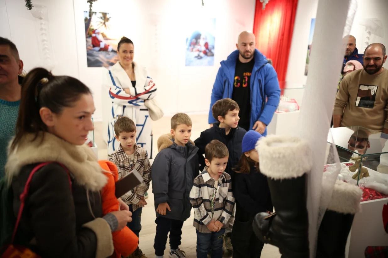 Veselo je bilo danas u Polarnom muzeju Djeda mraza/