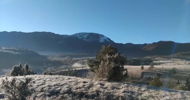Dječići, bjela&scaron;nica, zima, sunčano/Tanja Cerić