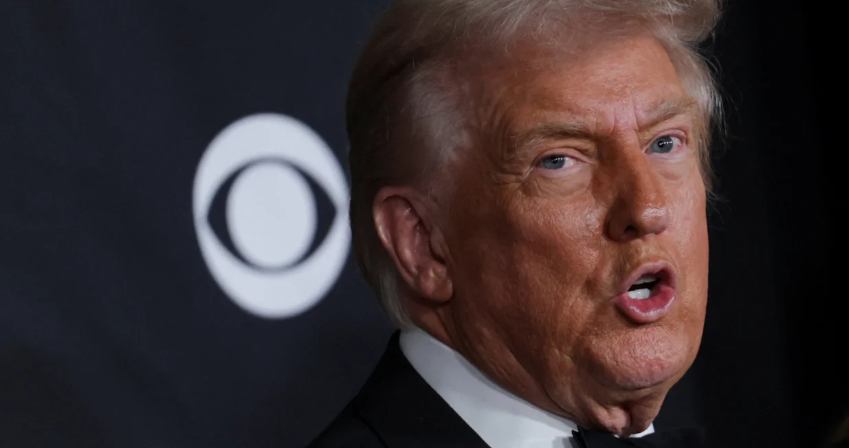 U.S. President Donald Trump poses on the red carpet for the 2025 Kennedy Center Honors at the John F. Kennedy Center for the Performing Arts in Washington, D.C., U.S., December 7, 2025. REUTERS/Jeenah Moon/Jeenah Moon