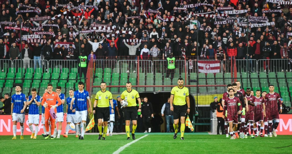 Sarajevo - ŽeljezničarEmir ZahiragićSenad Ibri&scaron;imbegovićIrfan PeljtoAleksandar KosorićVedad MuftićAndrija DrljoArmin HodžićHaris HajdarevićBenjamin &Scaron;ehićIrfan Ja&scaron;arevićAlmedin ZiljkićBelmin DizdarevićBesim &Scaron;erbečićIvan Borna Jelić BaltaMusa MuhammedMario VrančićDal Vare&scaron;anovićIlija MartinovićSlavi&scaron;a Radović/Foto: 