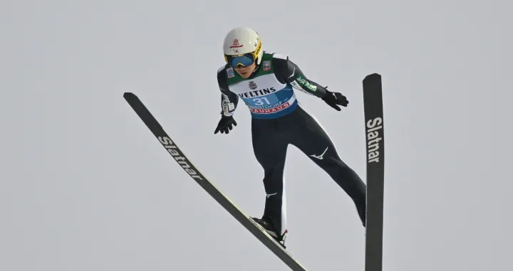 epa09659746 Fatih Arda Ipcioglu of Turkey in action during a trial jump for the first stage of the 70th Four Hills Tournament in Oberstdorf, Germany, 29 December 2021. EPA/PHILIPP GUELLAND/Foto: Philipp Guelland
