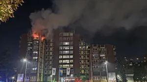 Požar, Tuzla, Dom penzionera, vatrogasci, vatra, policija, spašavanje ljudi/Anadolija