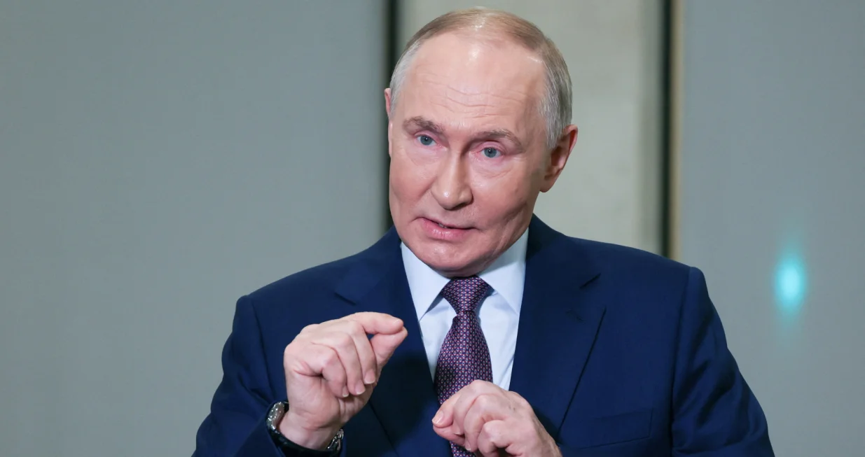 Russian President Vladimir Putin meets with journalists to comment on new U.S. sanctions targeting two major Russia's oil producers, as well as other international issues, in Moscow, Russia, October 23, 2025. Sputnik/Vyacheslav Prokofyev/Pool via REUTERS ATTENTION EDITORS - THIS IMAGE WAS PROVIDED BY A THIRD PARTY./Vyacheslav Prokofyev