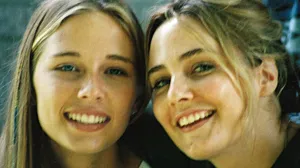 Annie Farmer (lijevo) i Maria Farmer (desno)//