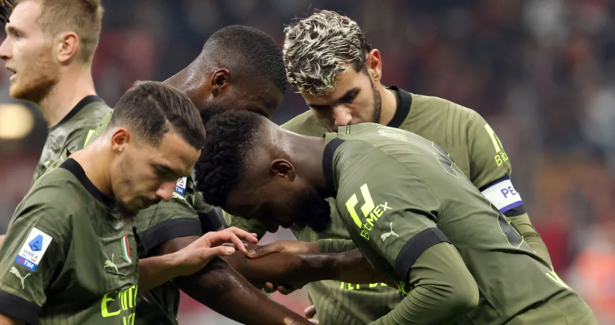 epa10259265 AC Milan's Divock Origi celebrates scoring the 3-0 goal during the Italian Serie A soccer match between AC Milan and Monza, in Milan, Italy 22 October 2022. EPA/MATTEO BAZZI/Foto: Matteo Bazzi