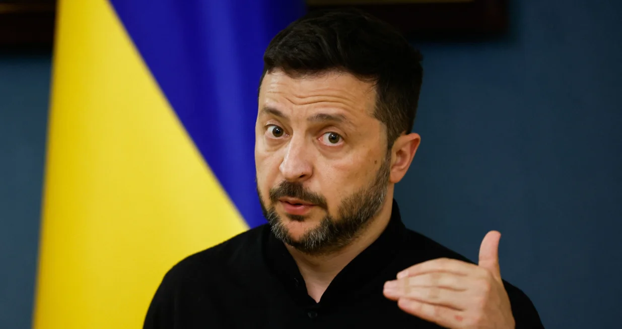 Ukraine's President Volodymyr Zelenskiy speaks during a press briefing following phone calls with U.S. President Donald Trump, amid Russia's attack on Ukraine, in Kyiv, Ukraine, May 19, 2025. REUTERS/Thomas Peter/Thomas Peter