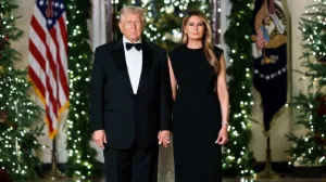 Božićni portret Trumpovih izazvao pomutnju zbog jednog detalja/Screenshot