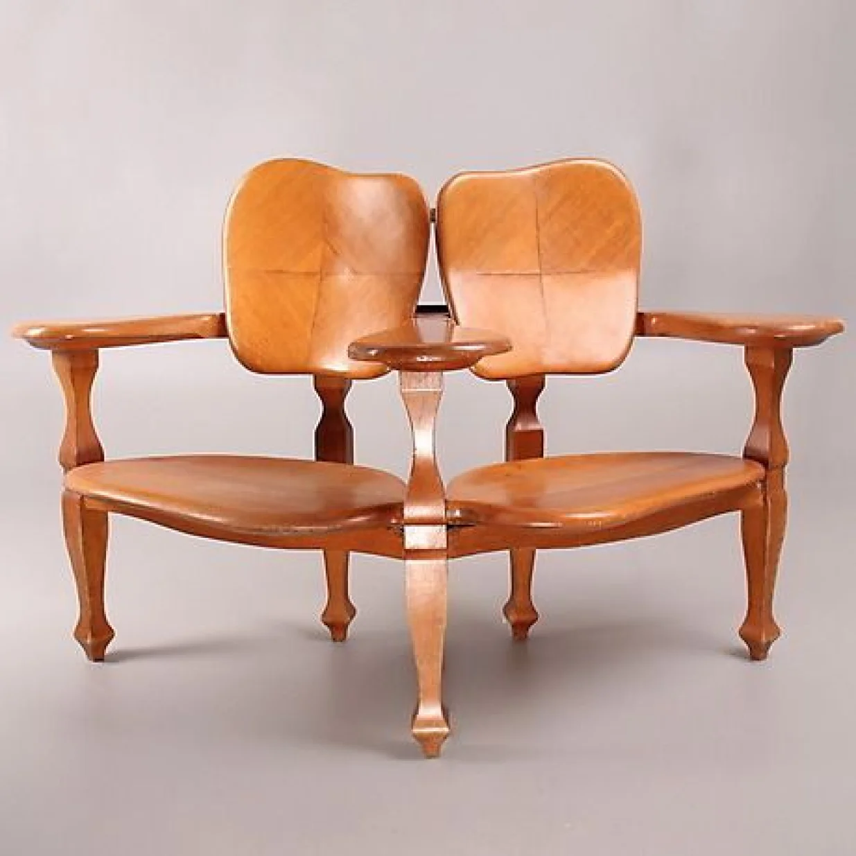 Sofa za dvoje Antonija Gaudija/