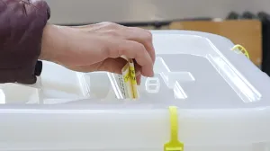 Prijevremeni izbori za predsjednika Republike Srpske. Istočno Sarajevo - Lukavica glasanje/Senad Gubelić