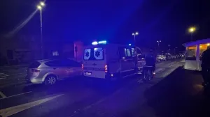 Saobraćajna nesreća, povrijeđen pješak - 14 godišnji dječak, Tuzla, Hitna pomoć, rotacije/Avaz.ba