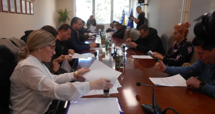 Zapo&scaron;ljavanje mladih u Tuzli/Du&scaron;ka Rebić/