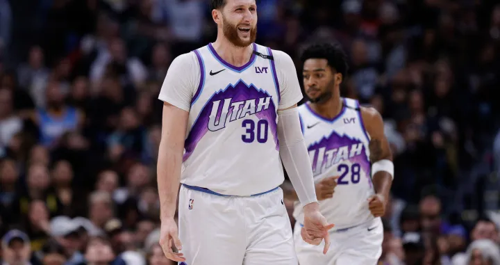Dec 22, 2025; Denver, Colorado, USA; Utah Jazz center Jusuf Nurkic (30) reacts after a play in the third quarter against the Denver Nuggets at Ball Arena. Mandatory Credit: Isaiah J. Downing-Imagn Images/Foto: Isaiah J. Downing
