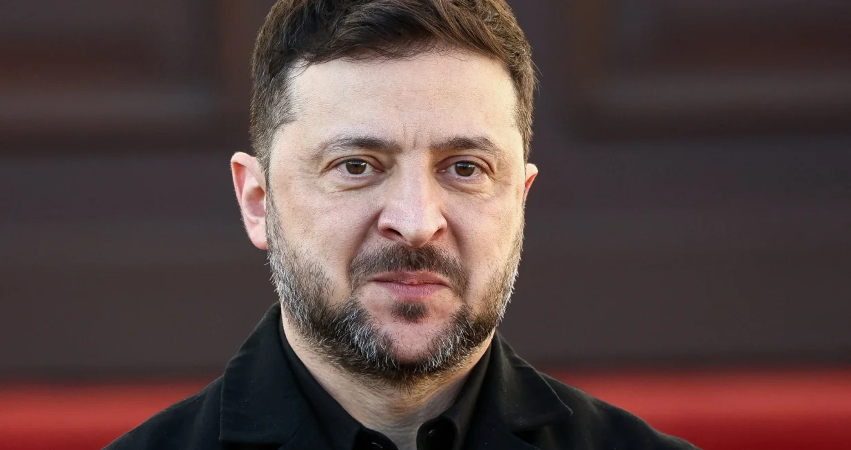 Ukrainian President Volodymyr Zelenskiy is welcomed by German President Frank-Walter Steinmeier (not pictured) at Bellevue Palace in Berlin, Germany, December 15, 2025. REUTERS/Liesa Johannssen/Liesa Johannssen