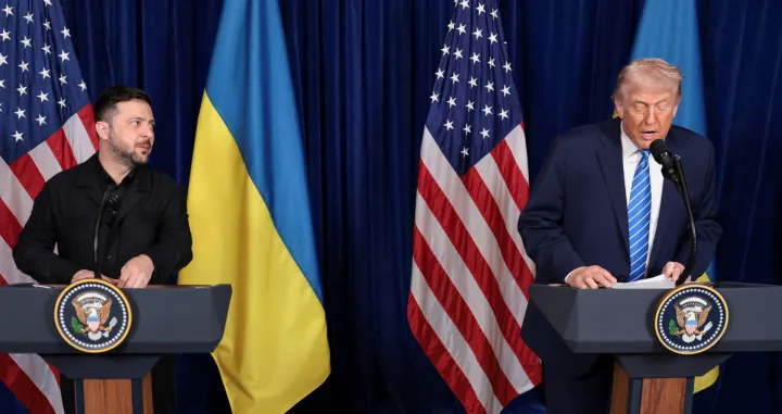 U.S. President Donald Trump and Ukrainian President Volodymyr Zelenskiy hold a press conference after their lunch meeting at Trump's Mar-a-Lago club, in Palm Beach, Florida, U.S., December 28, 2025. REUTERS/Jonathan Ernst/Jonathan Ernst