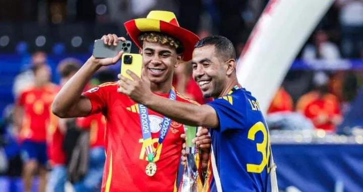 Lamine Yamal - Mounir Nasraoui/Foto: 