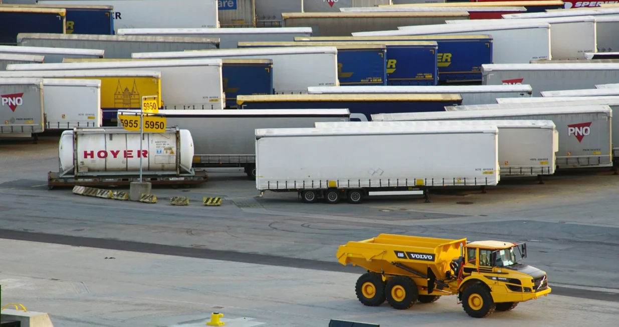 vozači, kamioni, njemačka, industrija, istovaranje/Martti Salmi